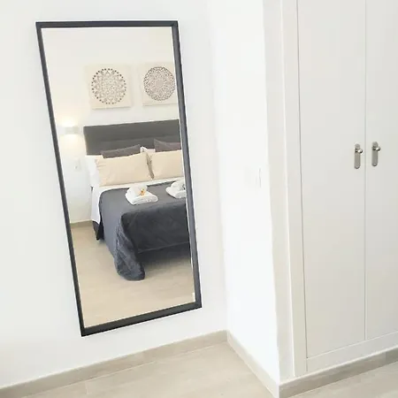 24h Self Check-in Centro Downtown * Torremolinos